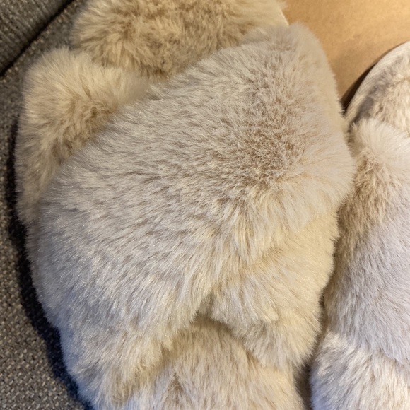 Rachel Rachel Roy memory foam  slippers size S/6 - Picture 6 of 6